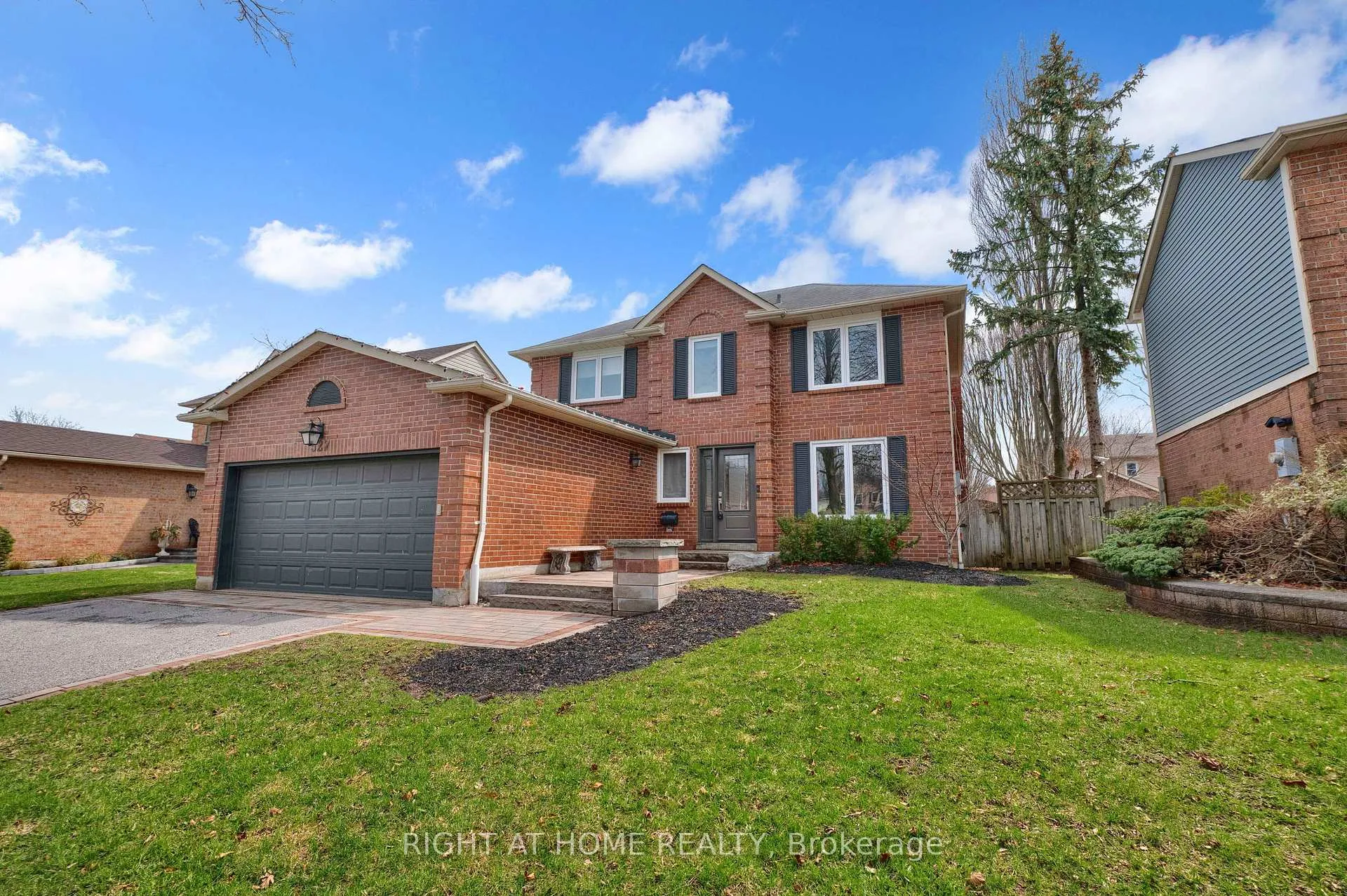 Photo 49 of 527 Beech Street E, Whitby, Pringle Creek — HOMEH