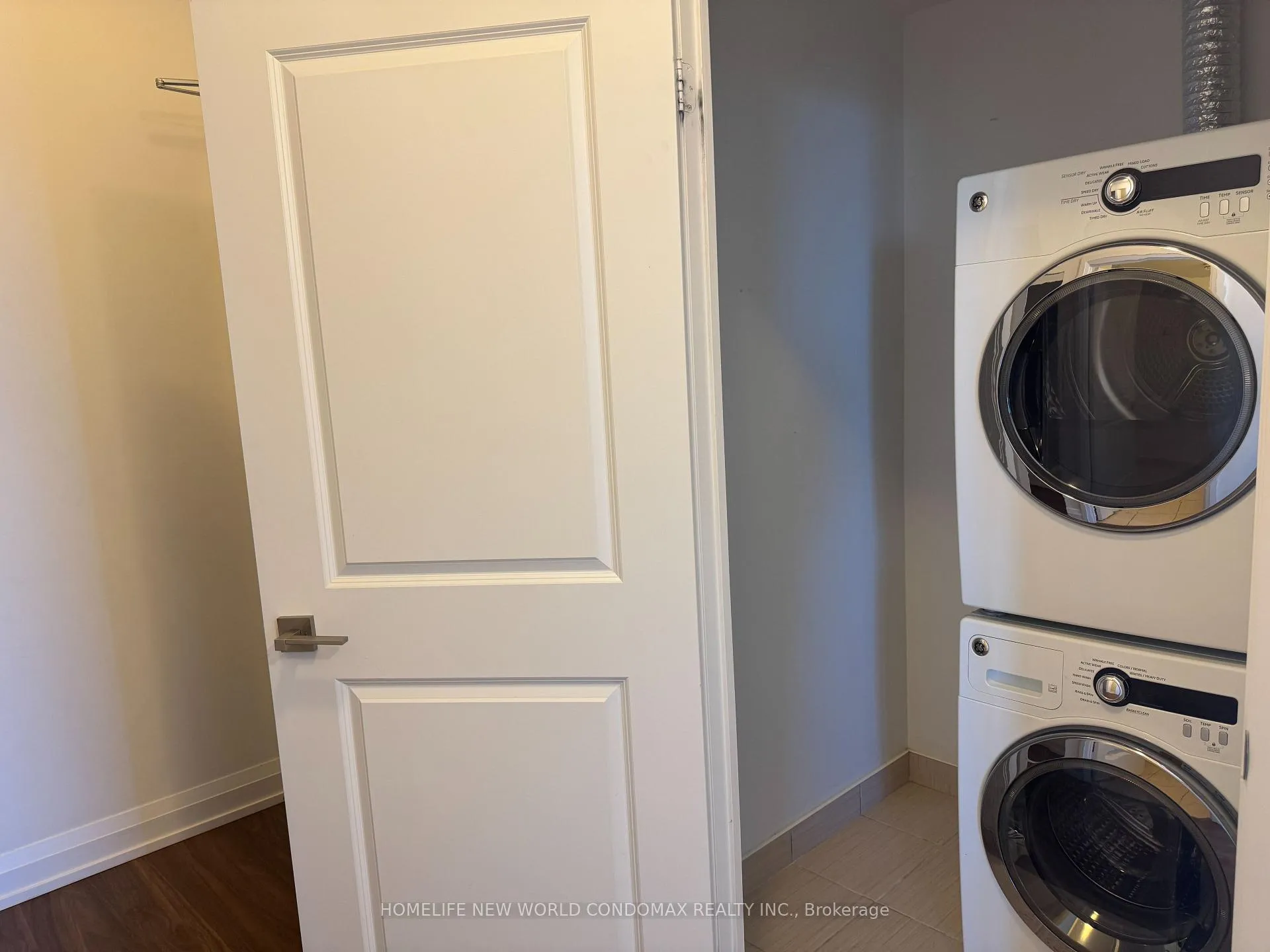 Photo 6 of Unit Lph1-15, 7161 Yonge Street, Markham, Thornhill — HOMEH