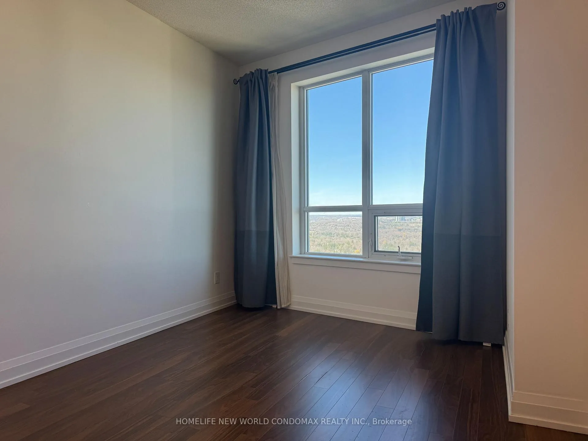 Photo 9 of Unit Lph1-15, 7161 Yonge Street, Markham, Thornhill — HOMEH