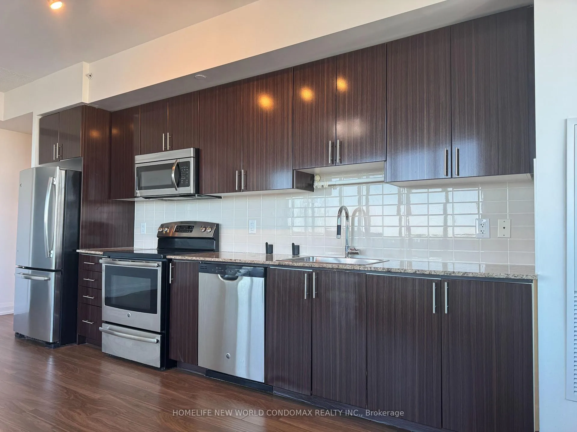 Photo 13 of Unit Lph1-15, 7161 Yonge Street, Markham, Thornhill — HOMEH