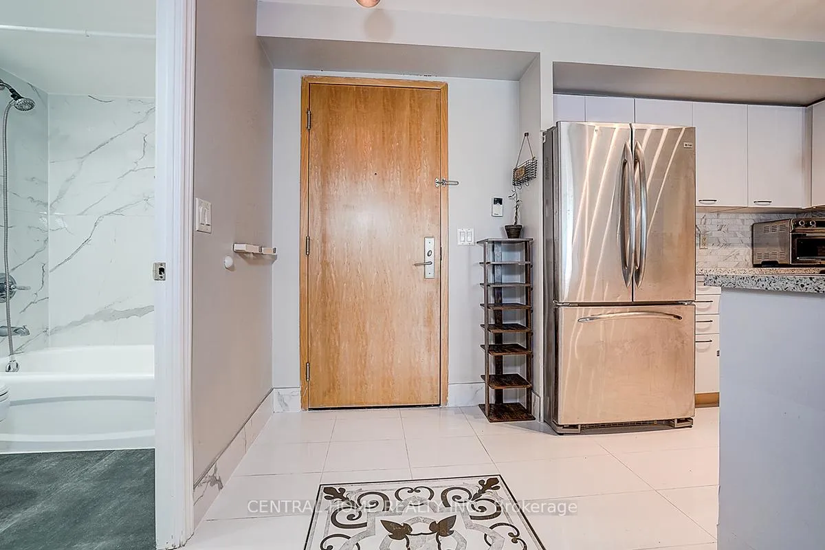 Photo 5 of Unit 325, 62 Suncrest Boulevard, Markham, Commerce Valley — HOMEH