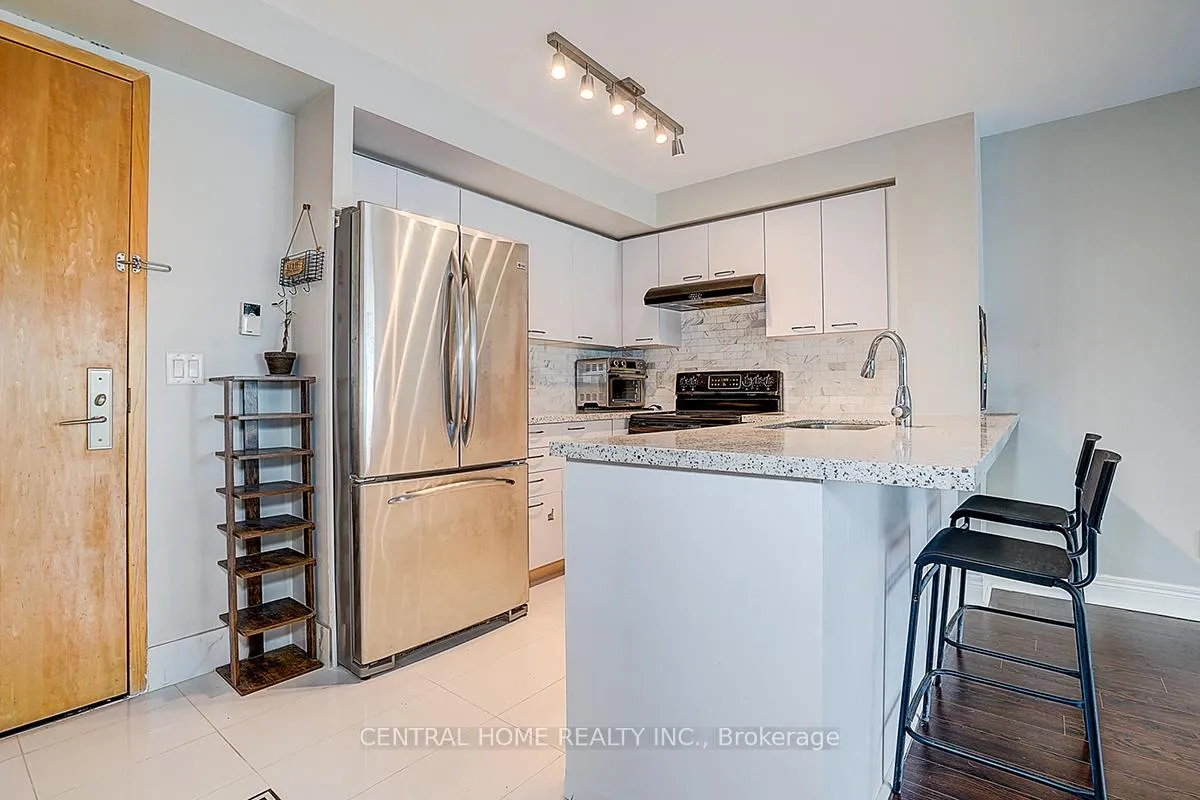 Photo 6 of Unit 325, 62 Suncrest Boulevard, Markham, Commerce Valley — HOMEH