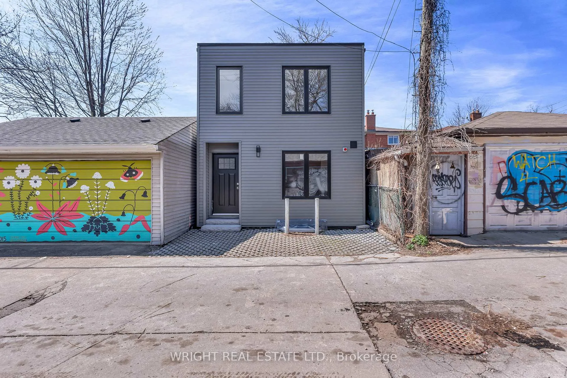 Photo 2 of 170 Croft Street, Toronto, University — HOMEH