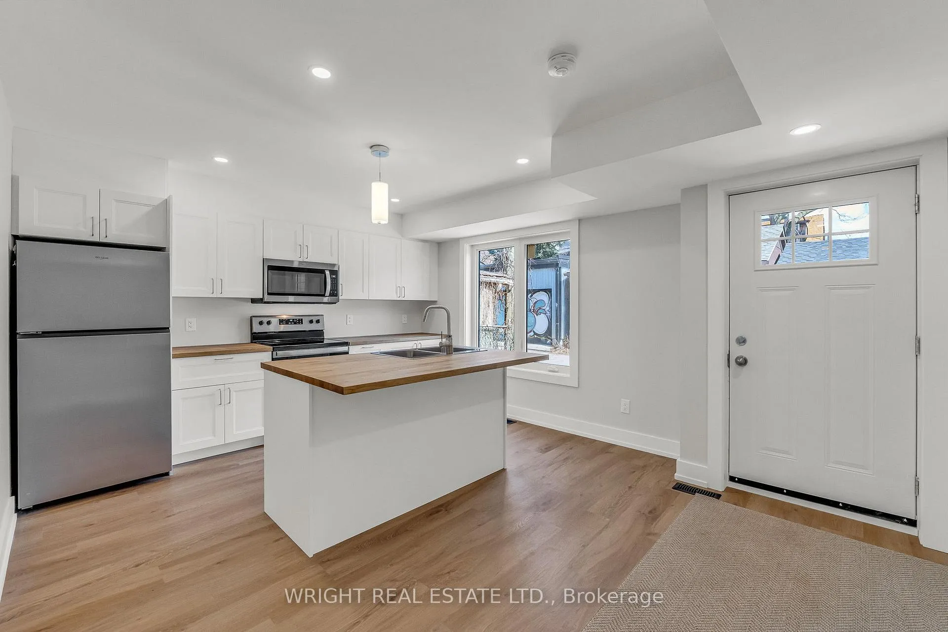 Photo 4 of 170 Croft Street, Toronto, University — HOMEH