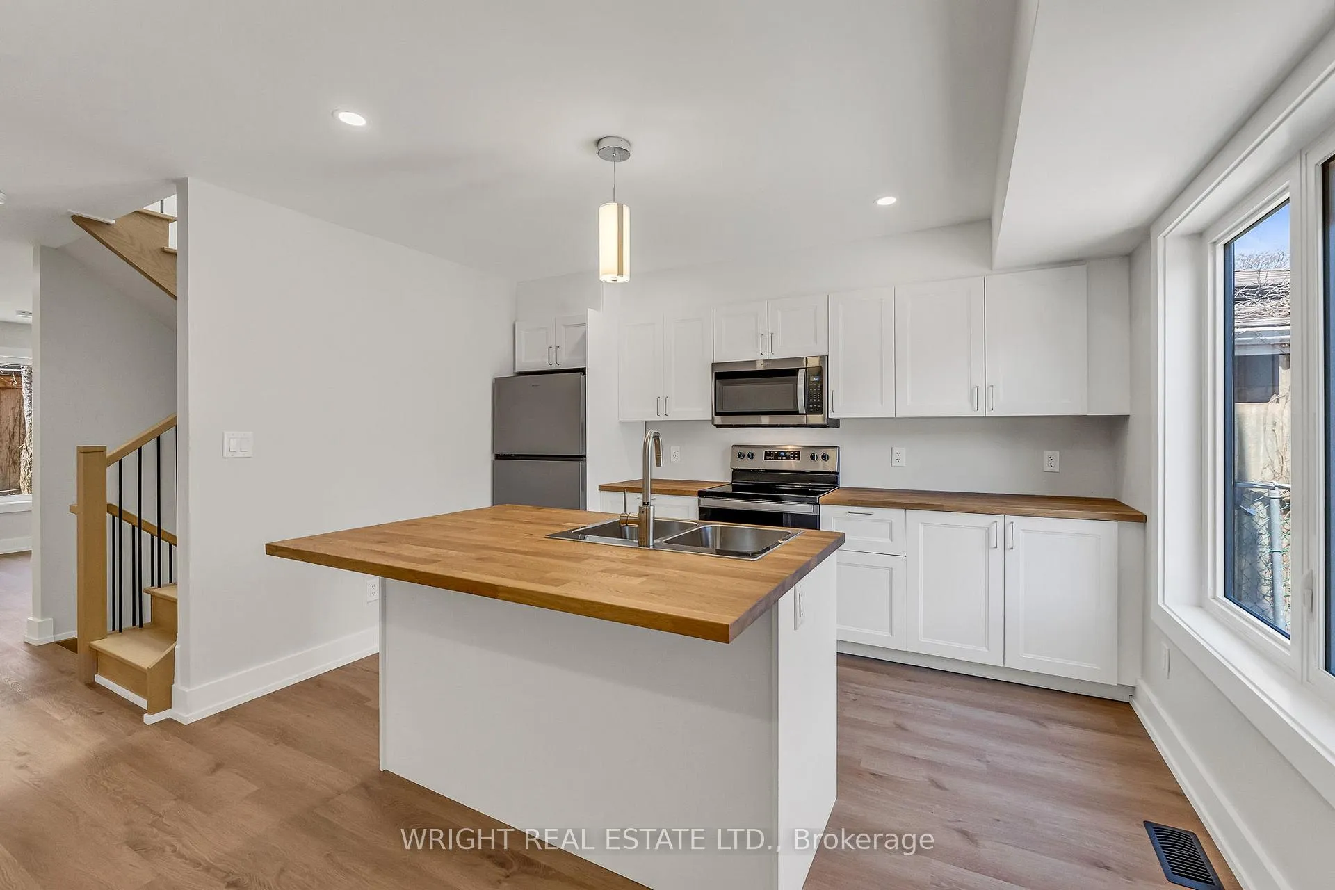 Photo 5 of 170 Croft Street, Toronto, University — HOMEH
