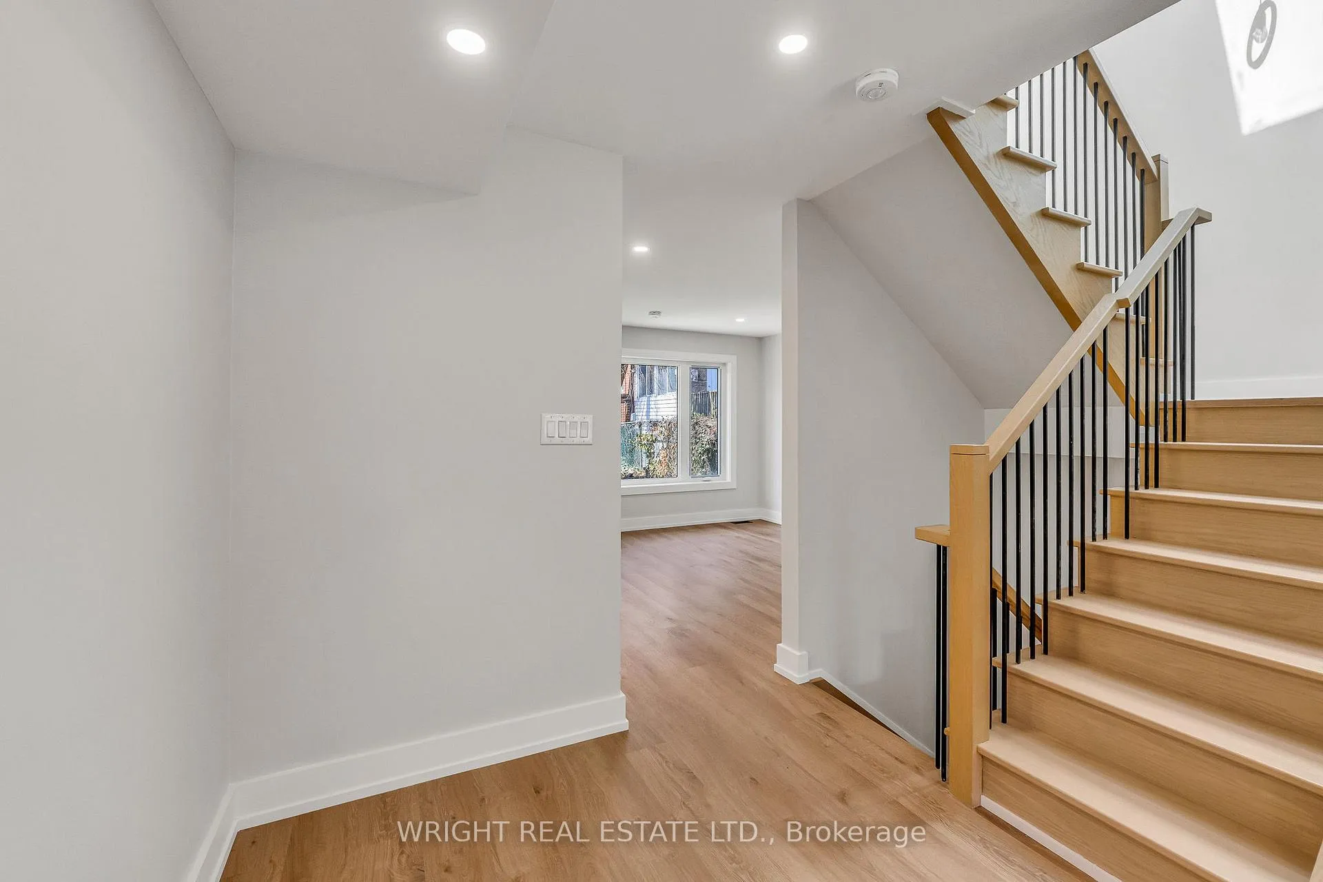 Photo 8 of 170 Croft Street, Toronto, University — HOMEH