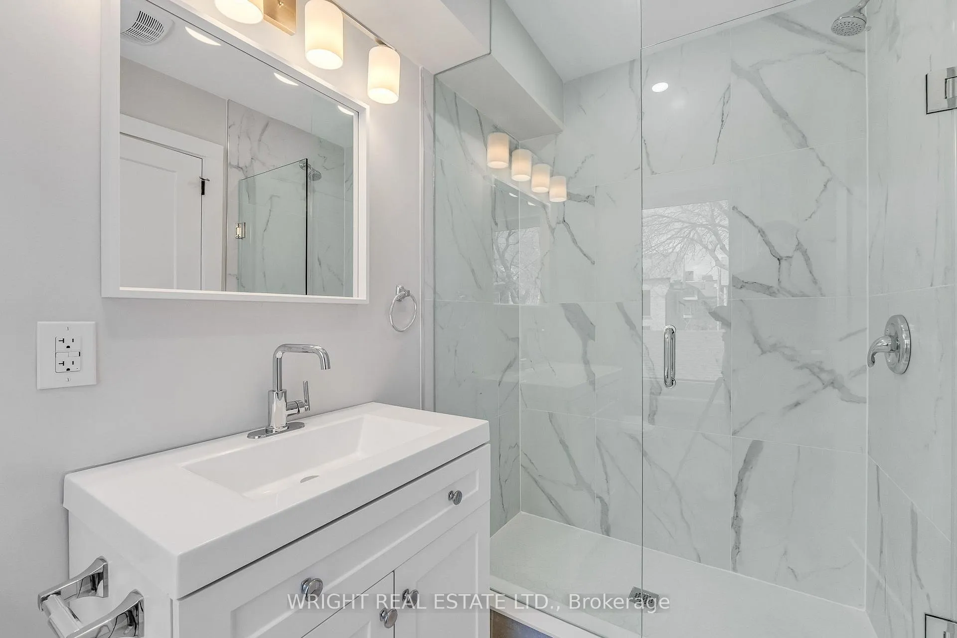 Photo 17 of 170 Croft Street, Toronto, University — HOMEH