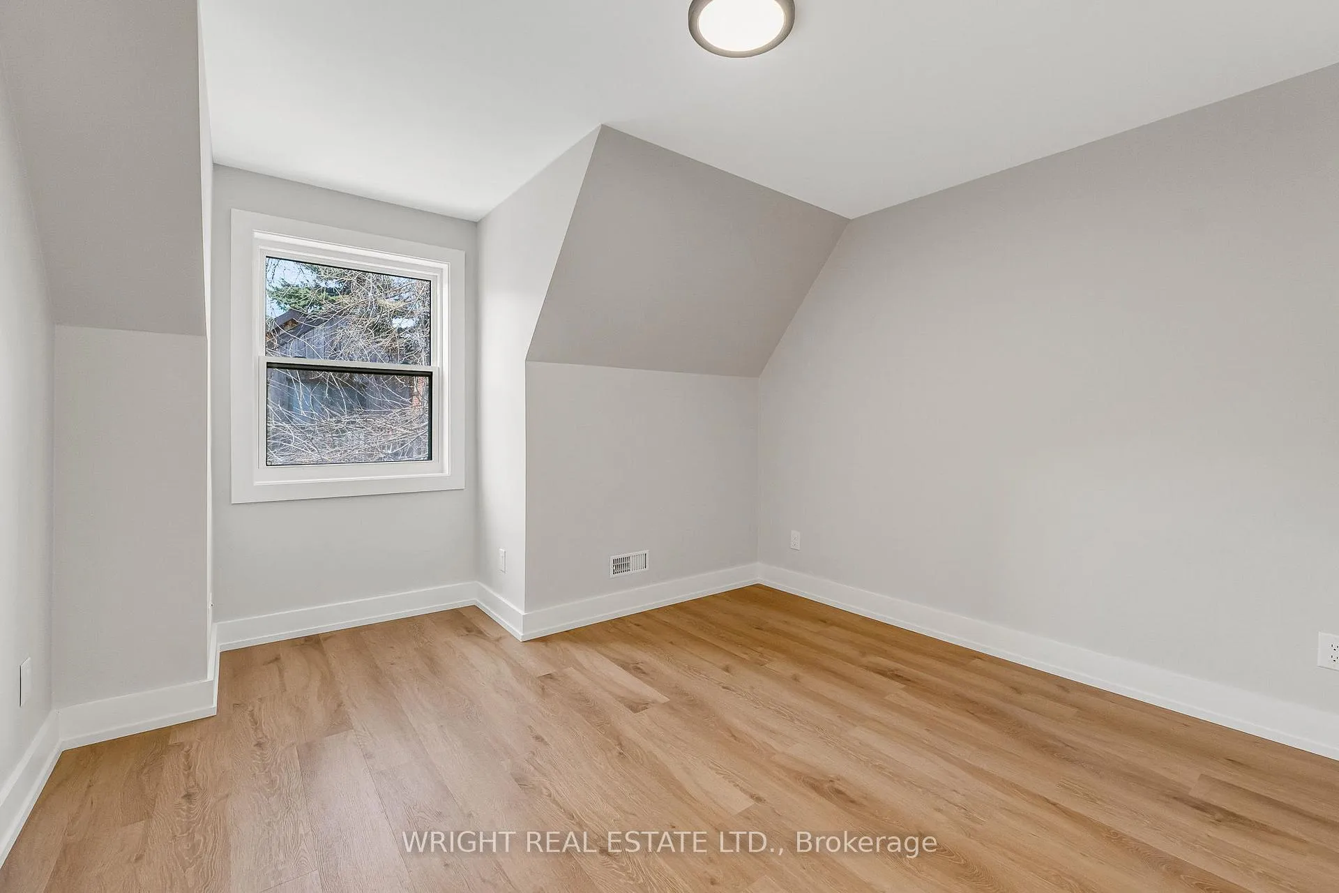 Photo 18 of 170 Croft Street, Toronto, University — HOMEH