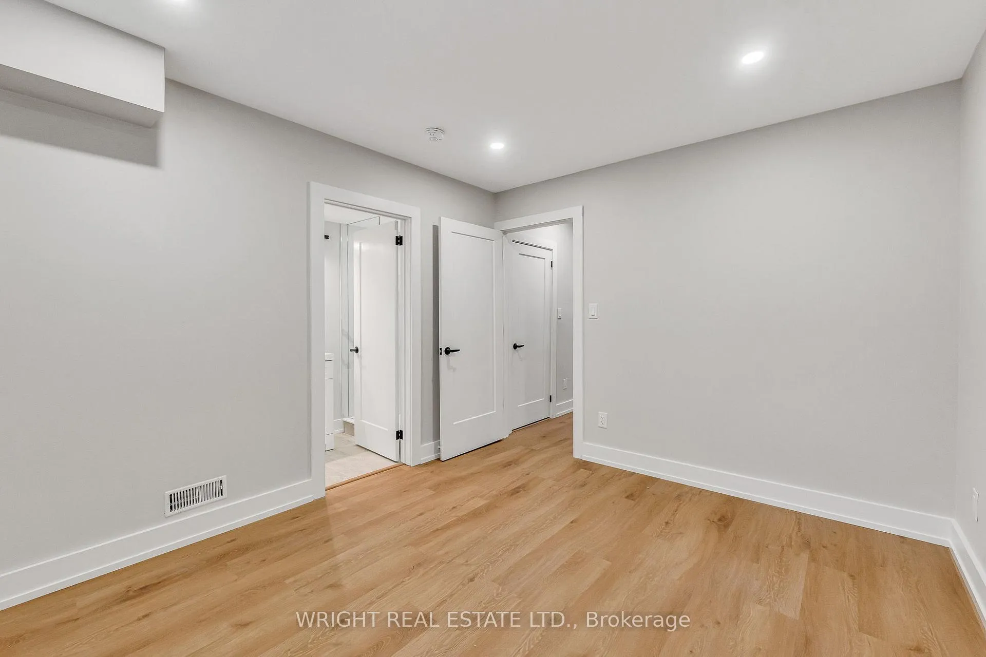 Photo 23 of 170 Croft Street, Toronto, University — HOMEH