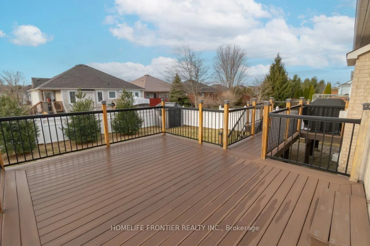 Photo 20 of 16 Red Pine Crescent, Wasaga Beach — HOMEH