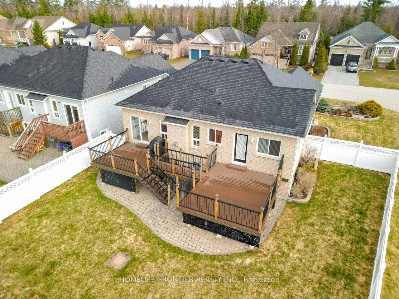 Photo 36 of 16 Red Pine Crescent, Wasaga Beach — HOMEH