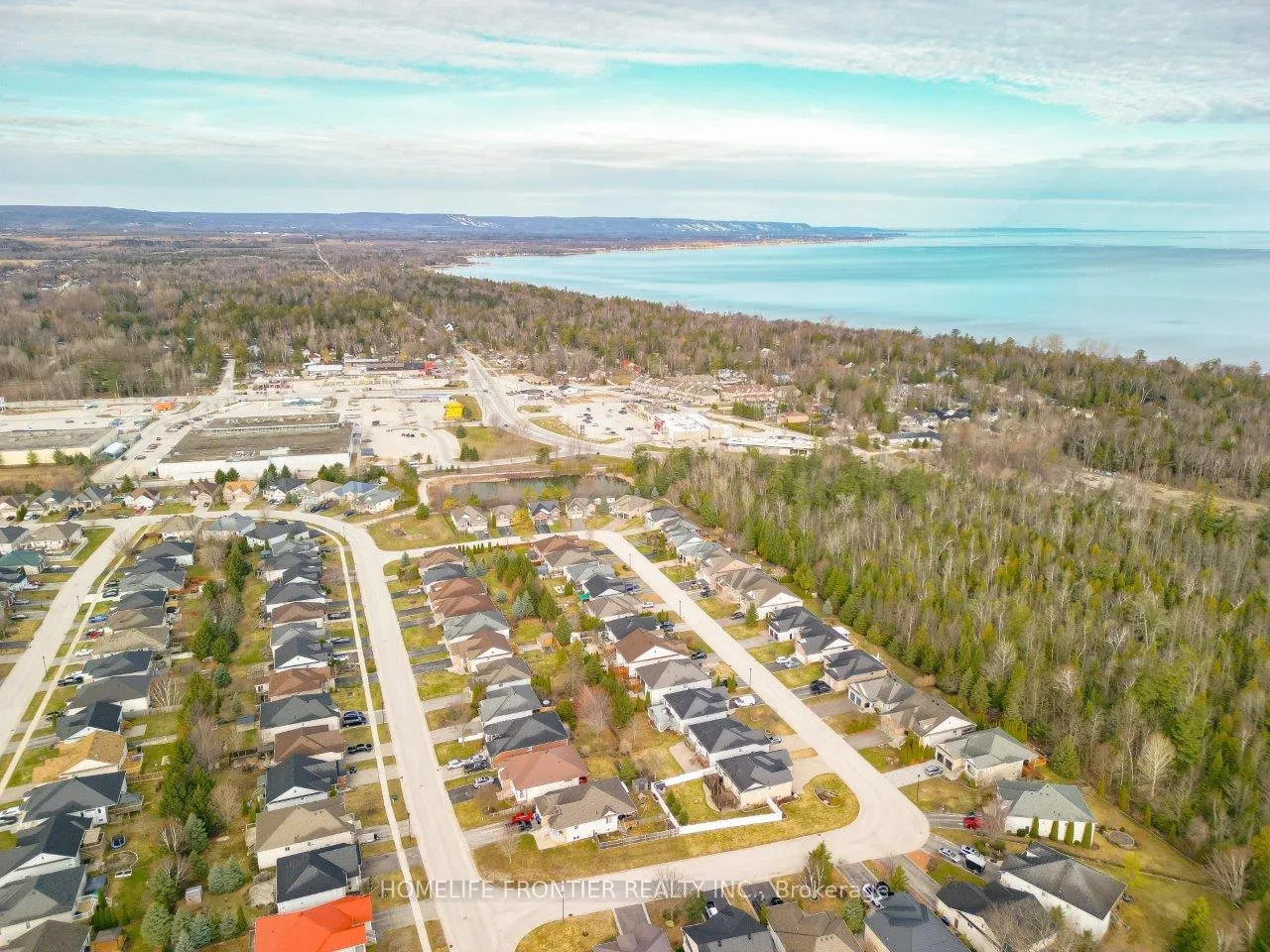 Photo 39 of 16 Red Pine Crescent, Wasaga Beach — HOMEH