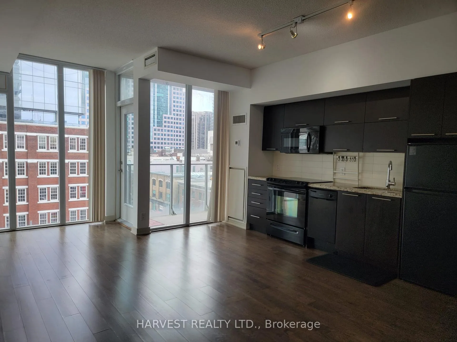 Photo 3 of Unit 708, 21 Nelson Street, Toronto, Waterfront Communities — HOMEH