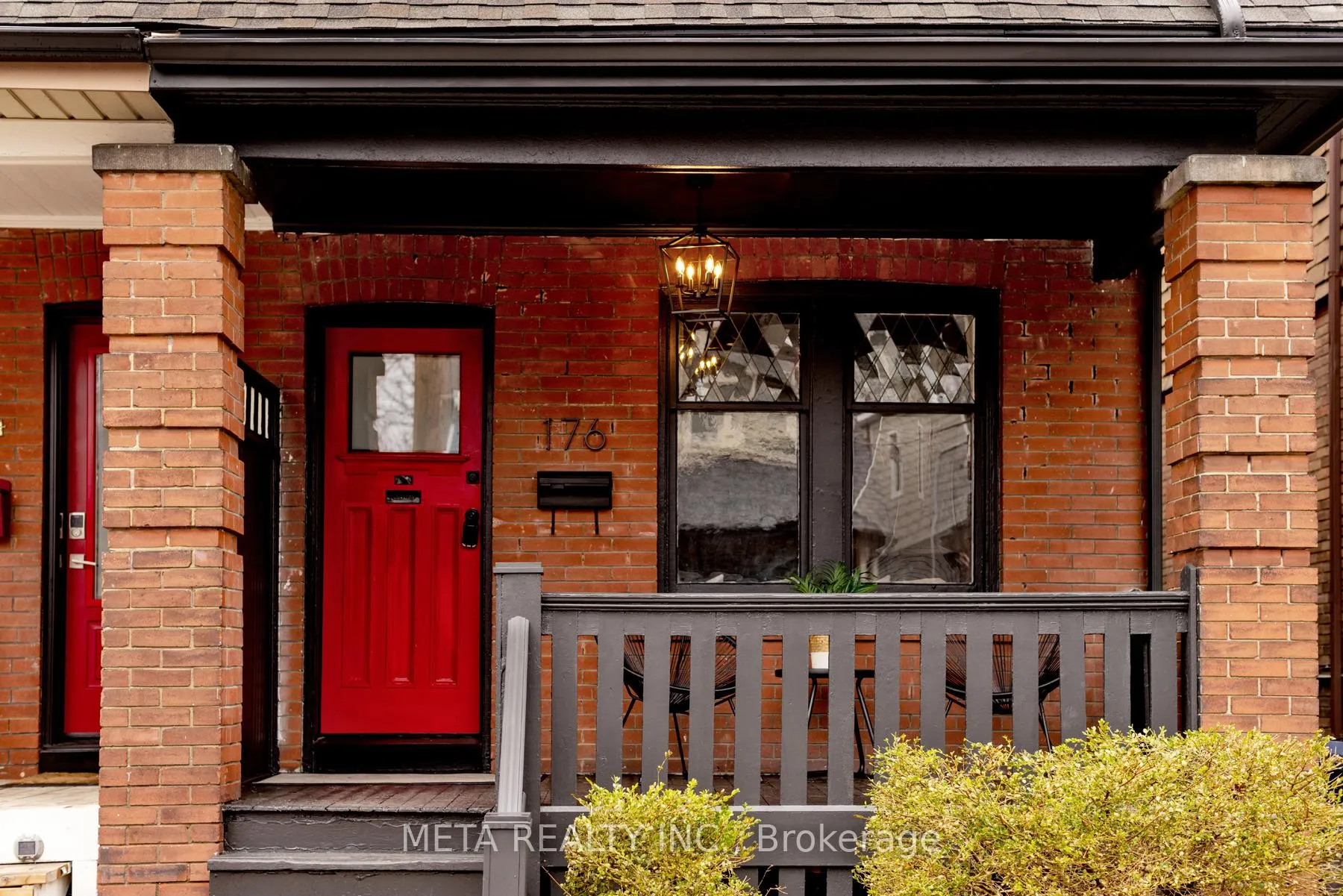 Photo 3 of 176 Gainsborough Road, Toronto, Woodbine Corridor — HOMEH