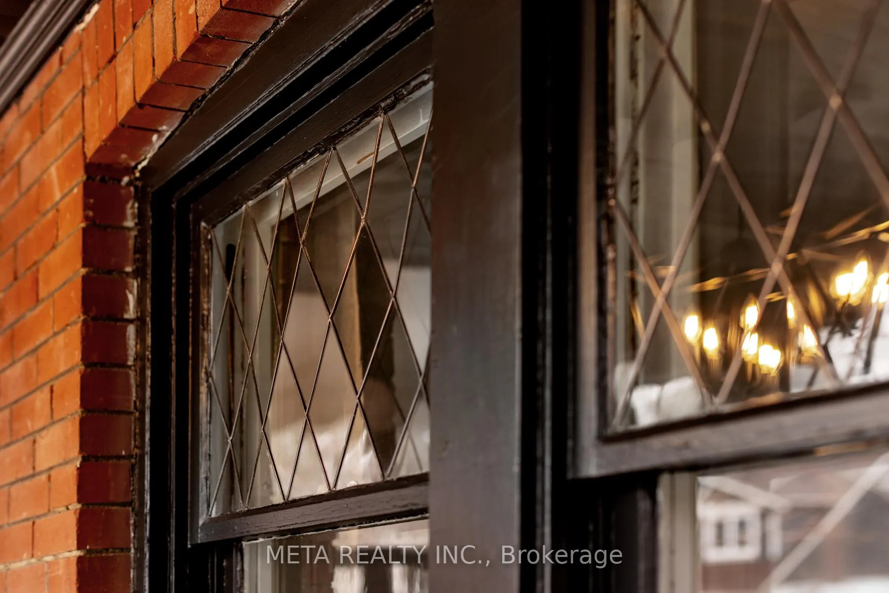 Photo 5 of 176 Gainsborough Road, Toronto, Woodbine Corridor — HOMEH