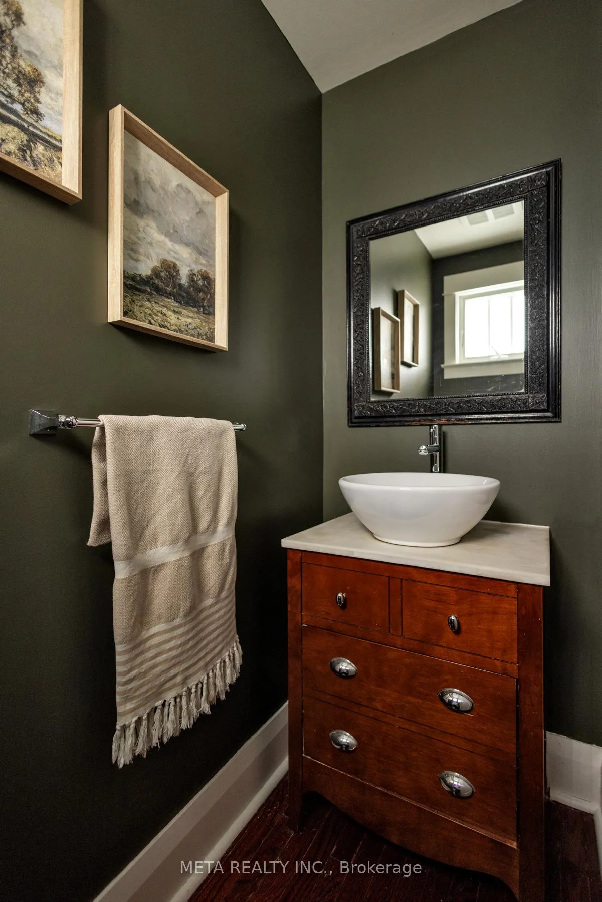 Photo 27 of 176 Gainsborough Road, Toronto, Woodbine Corridor — HOMEH