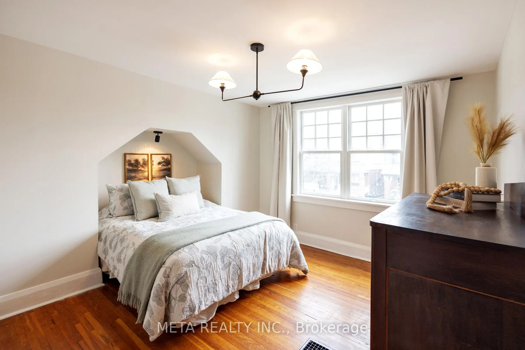 Photo 29 of 176 Gainsborough Road, Toronto, Woodbine Corridor — HOMEH