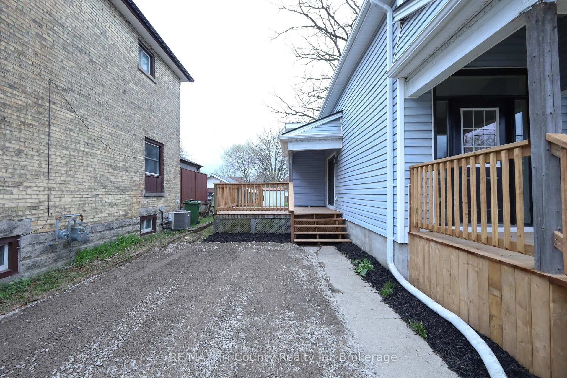 Photo 3 of 46 Balaclava Street, St. Thomas — HOMEH