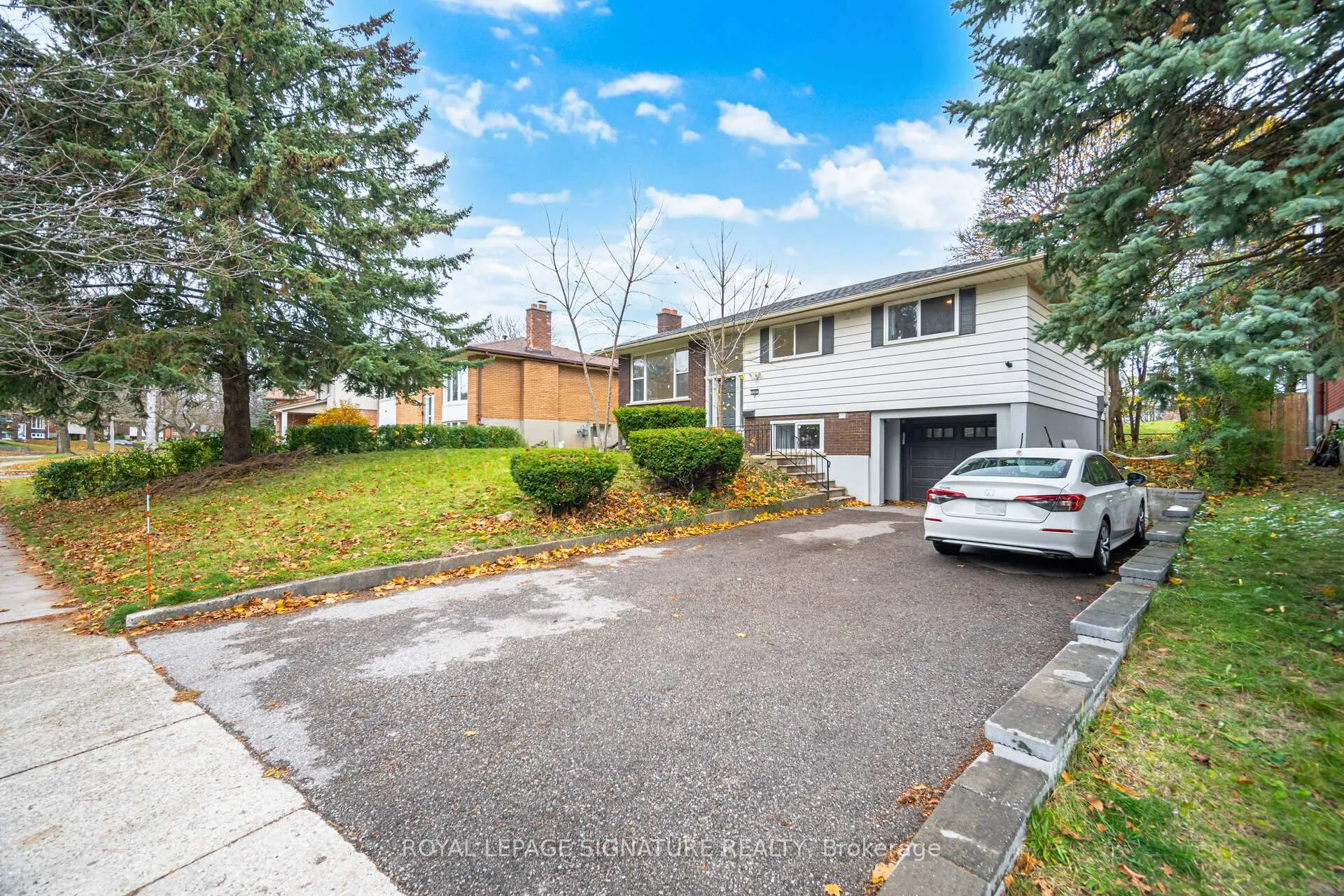 Photo 5 of 406 Tamarack Drive, Waterloo, Lakeshore Village — HOMEH