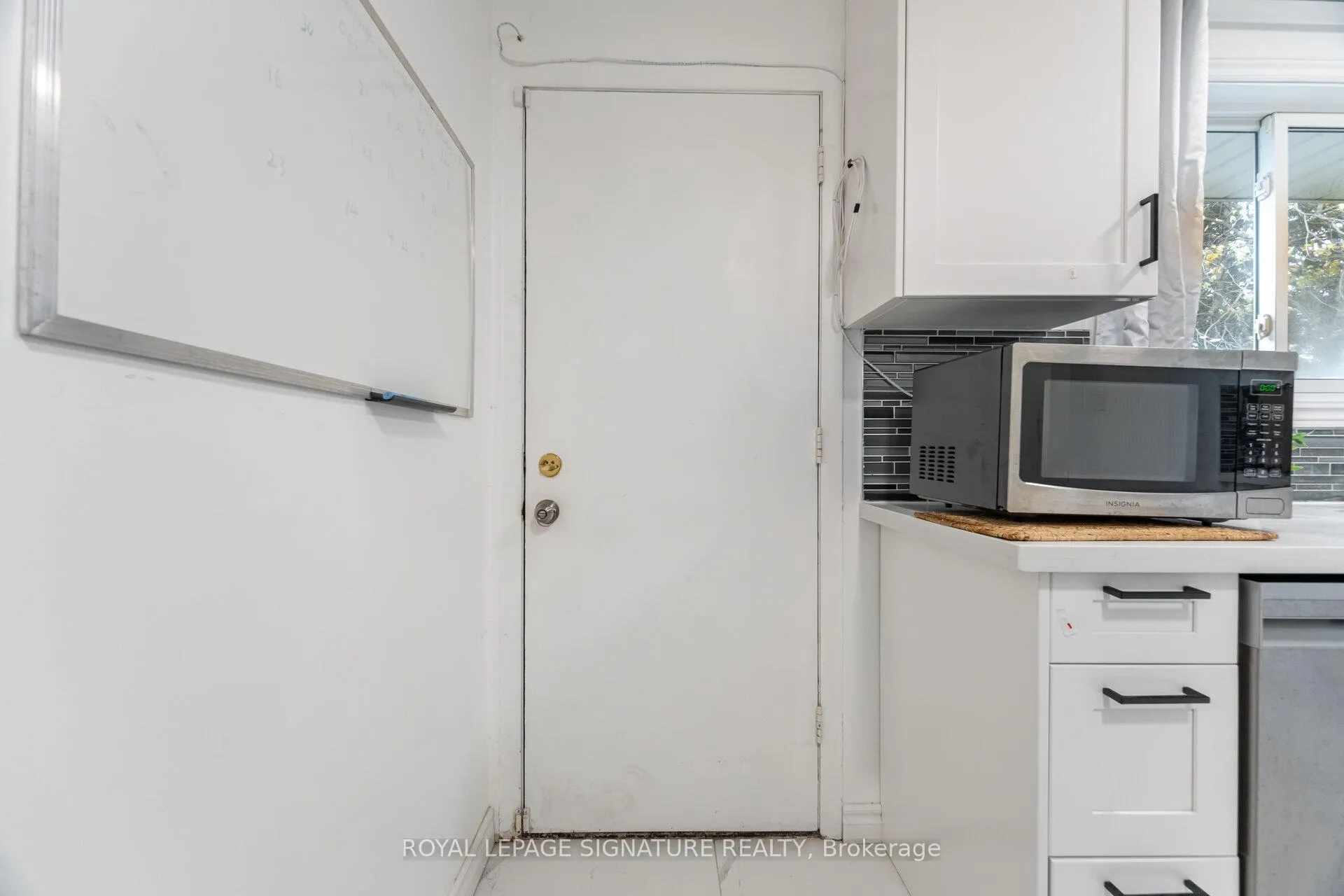 Photo 17 of 406 Tamarack Drive, Waterloo, Lakeshore Village — HOMEH