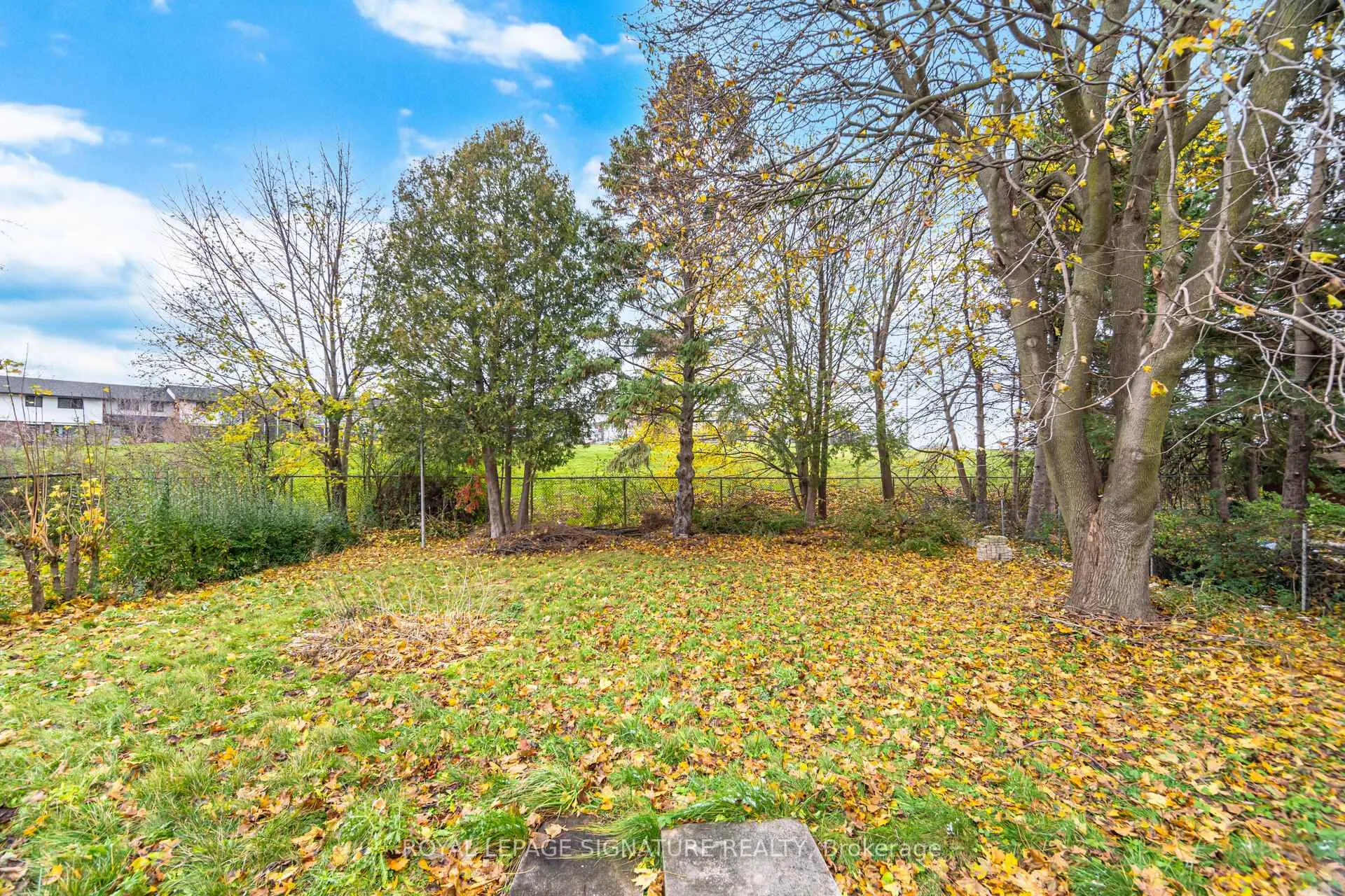 Photo 25 of 406 Tamarack Drive, Waterloo, Lakeshore Village — HOMEH