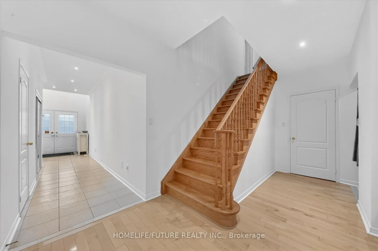Photo 8 of 149 Peshawar Avenue, Markham, Village Green-South Unionville — HOMEH