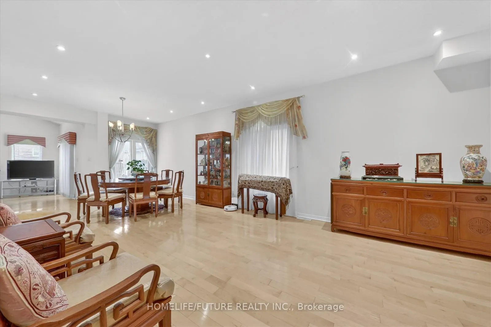 Photo 10 of 149 Peshawar Avenue, Markham, Village Green-South Unionville — HOMEH