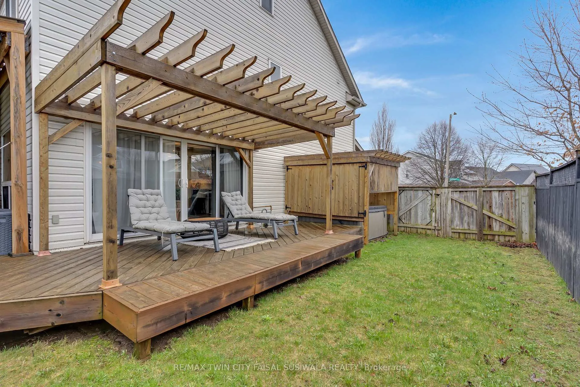 Photo 5 of 115 Sweeney Crescent, Cambridge — HOMEH