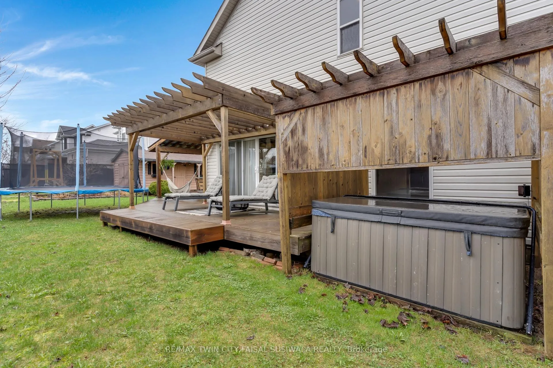 Photo 7 of 115 Sweeney Crescent, Cambridge — HOMEH