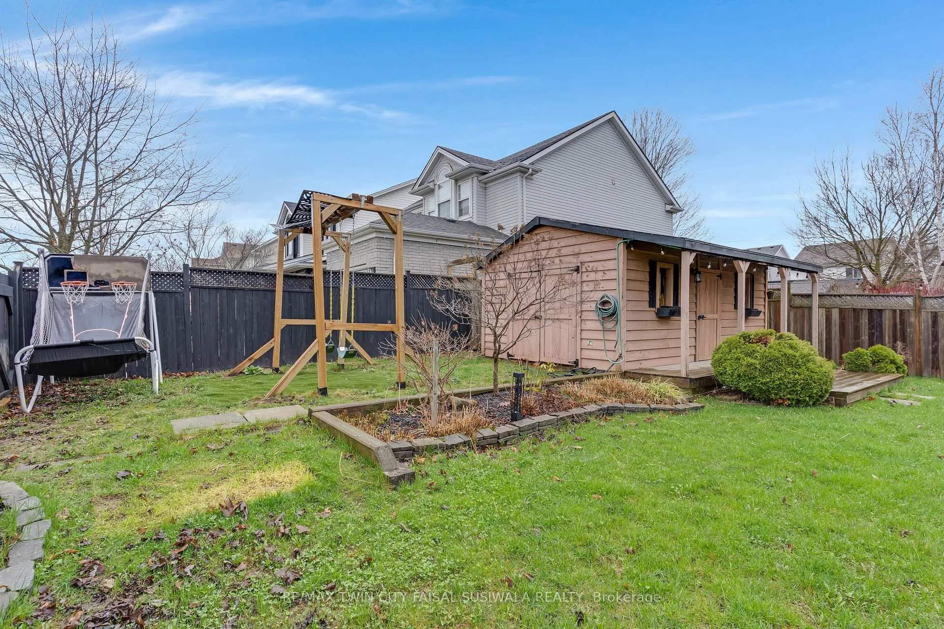 Photo 9 of 115 Sweeney Crescent, Cambridge — HOMEH