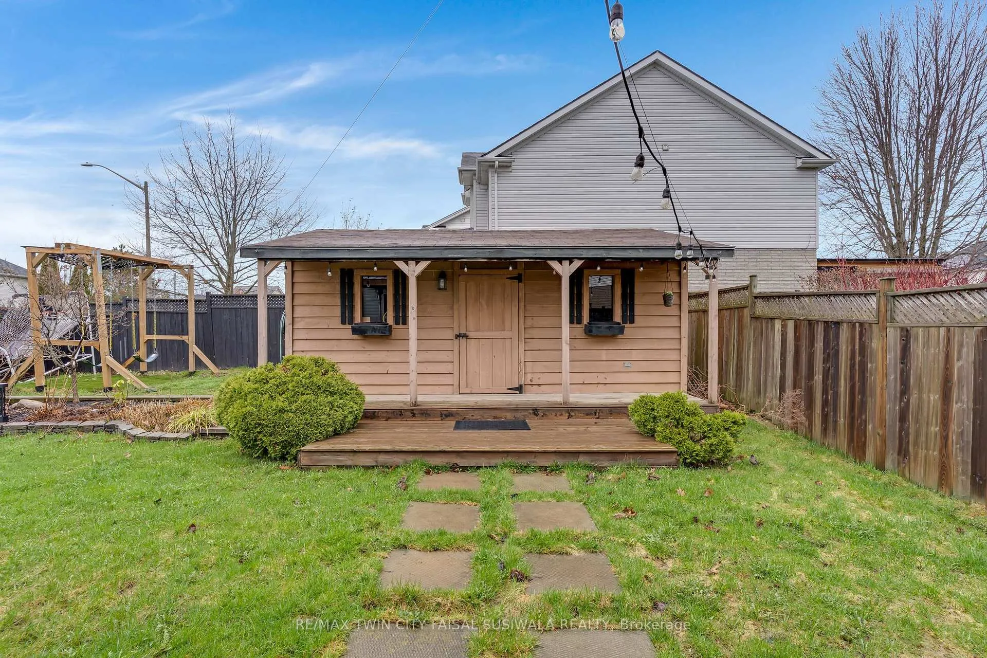 Photo 10 of 115 Sweeney Crescent, Cambridge — HOMEH