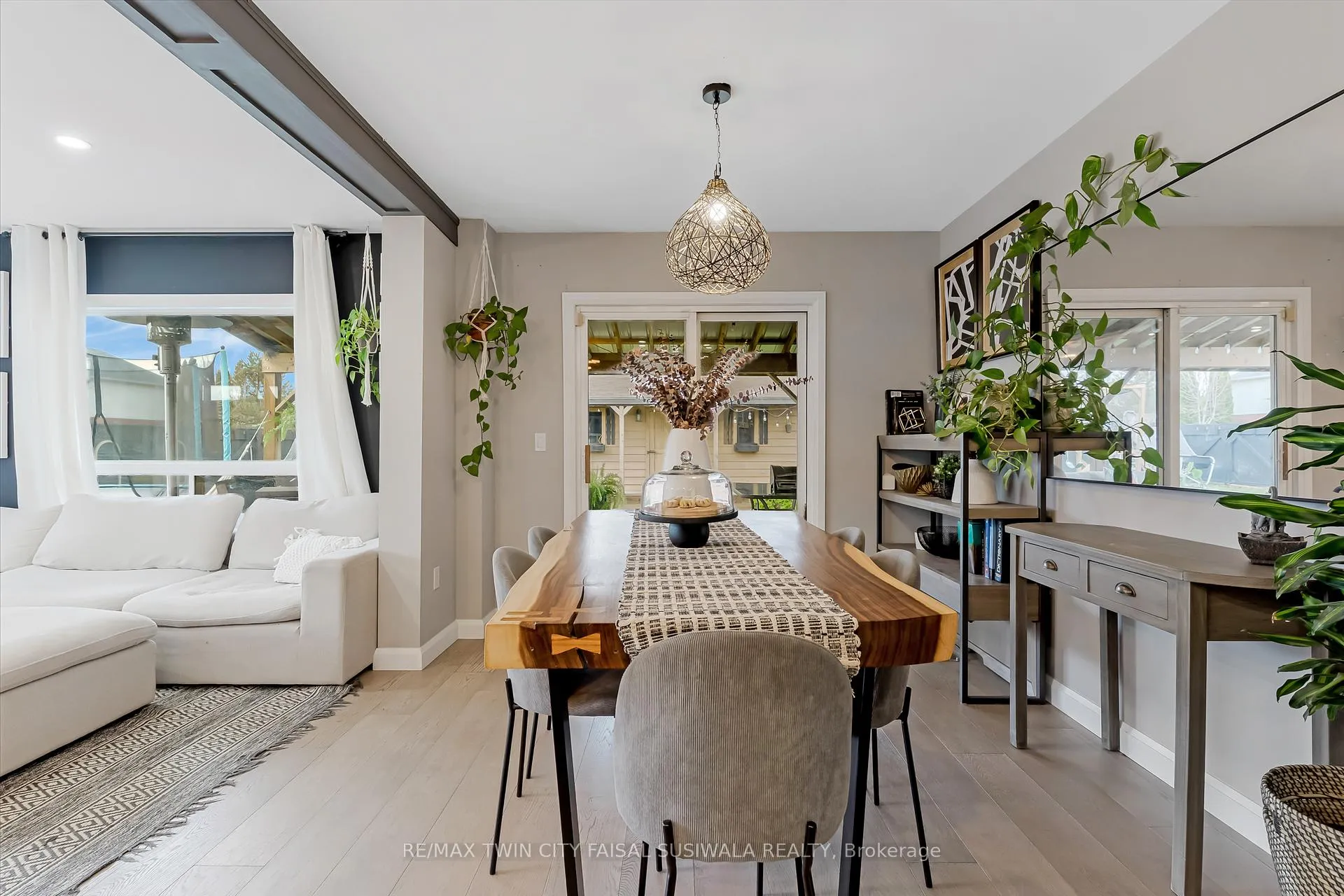 Photo 19 of 115 Sweeney Crescent, Cambridge — HOMEH