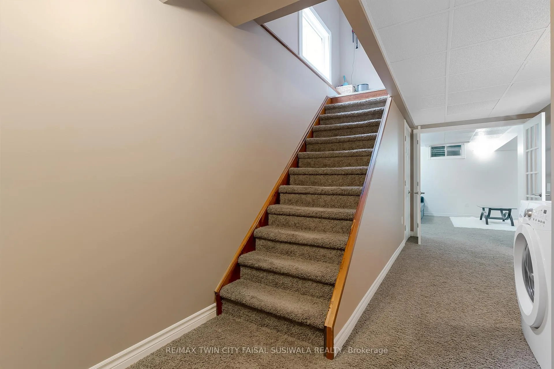 Photo 39 of 115 Sweeney Crescent, Cambridge — HOMEH