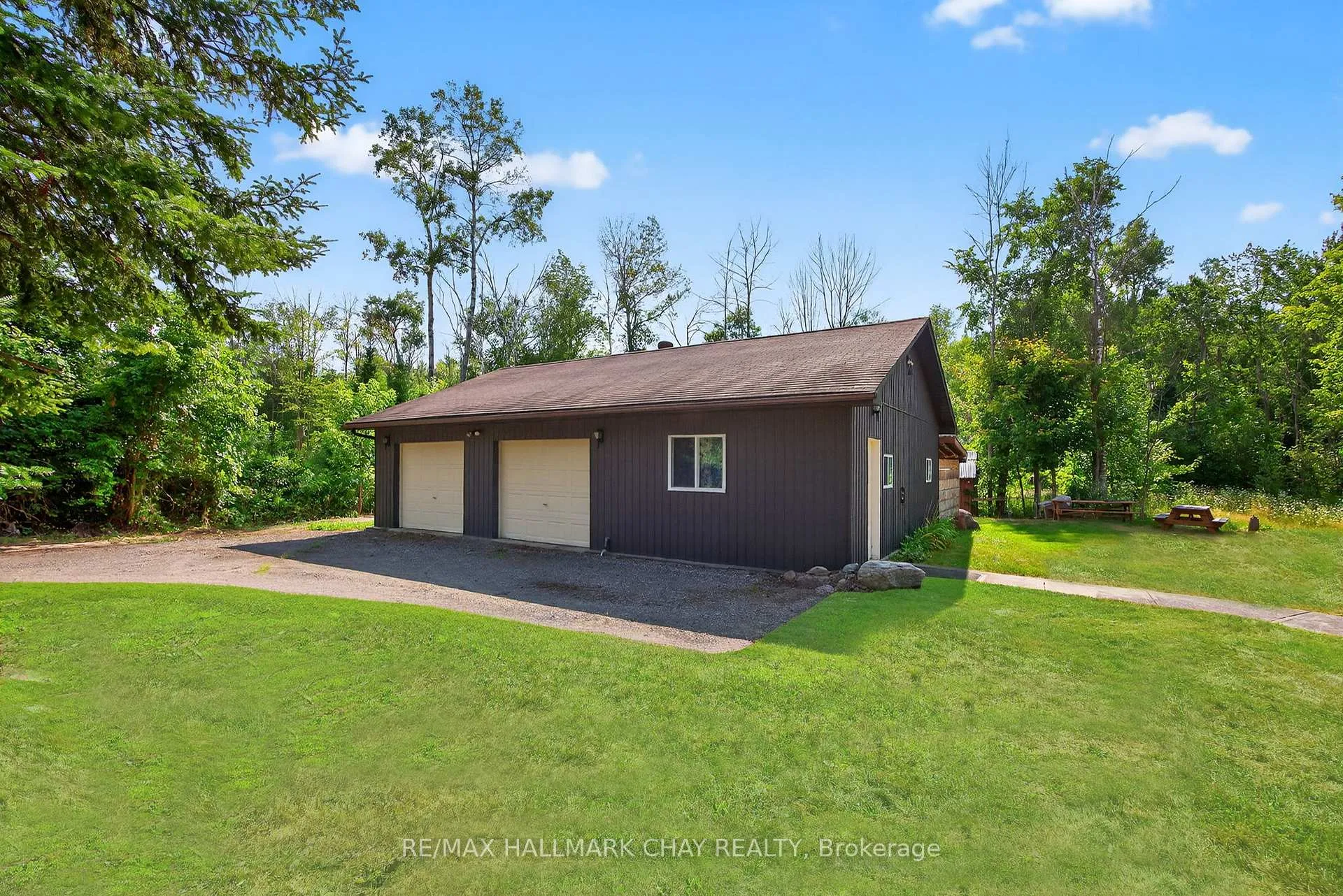 Photo 2 of 7950 8th Line, Essa, Rural Essa — HOMEH