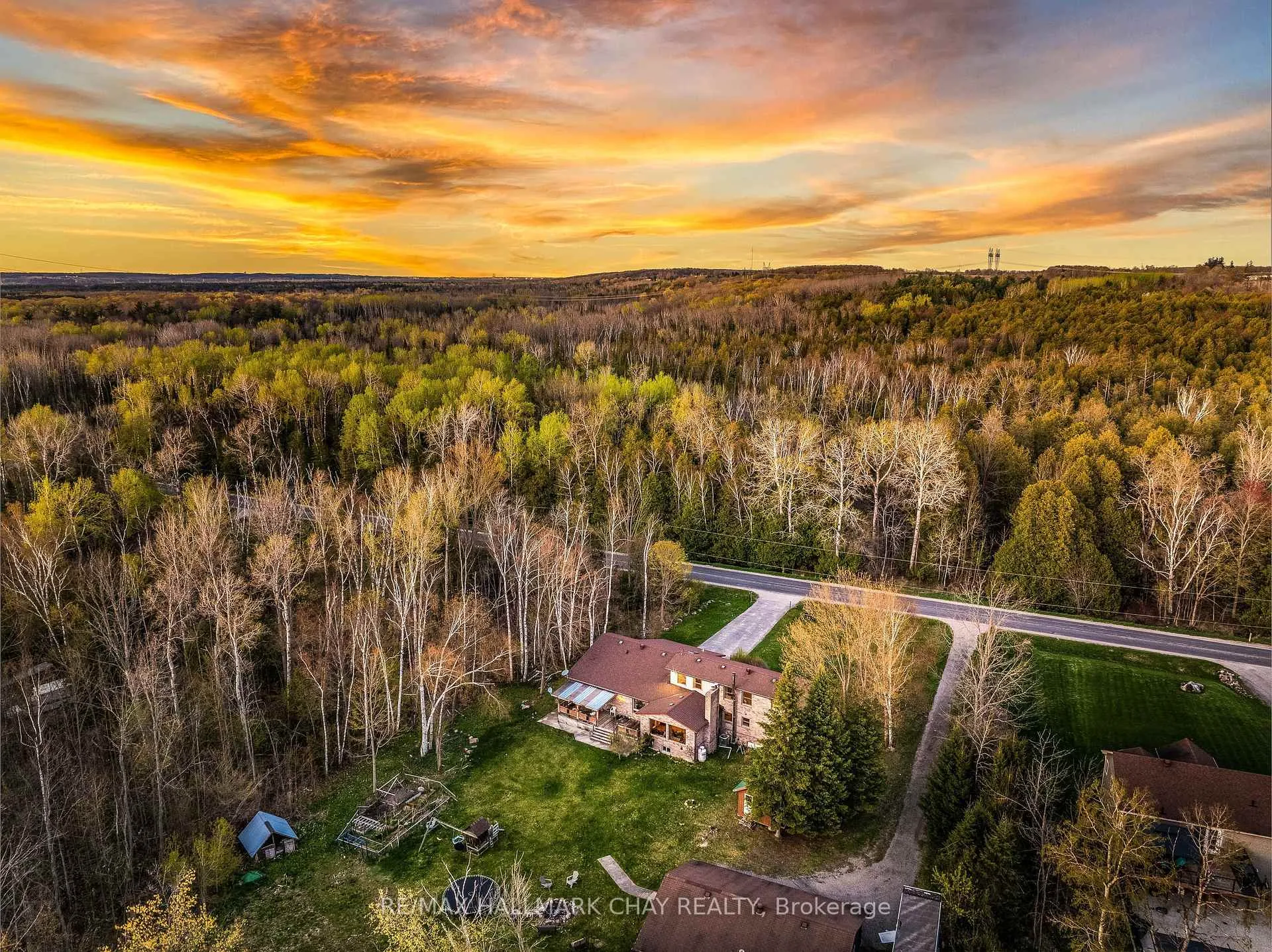Photo 46 of 7950 8th Line, Essa, Rural Essa — HOMEH