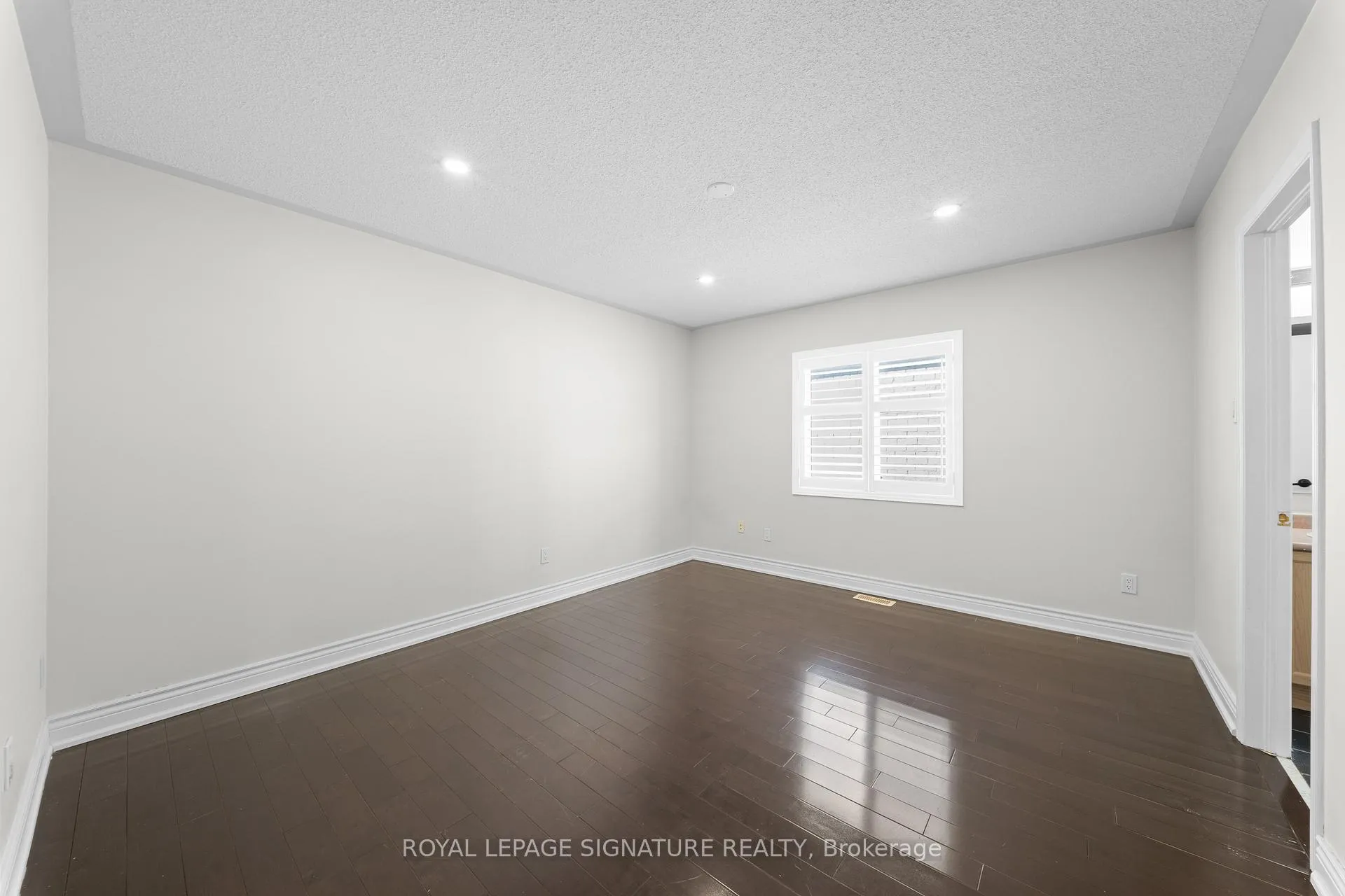 Photo 22 of Unit Main/Upper, 16 Newark Way, Brampton, Fletcher's Meadow — HOMEH