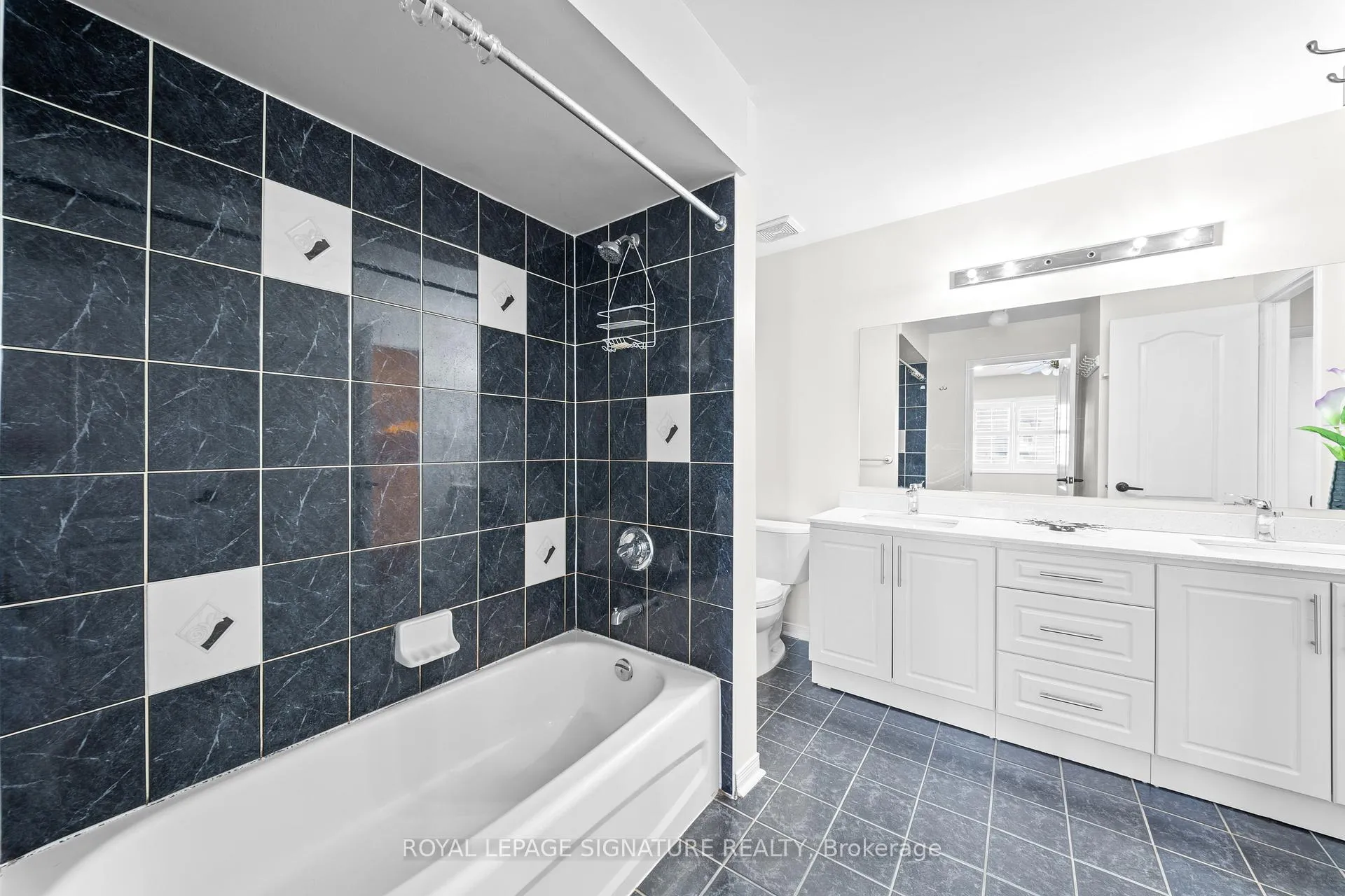Photo 27 of Unit Main/Upper, 16 Newark Way, Brampton, Fletcher's Meadow — HOMEH