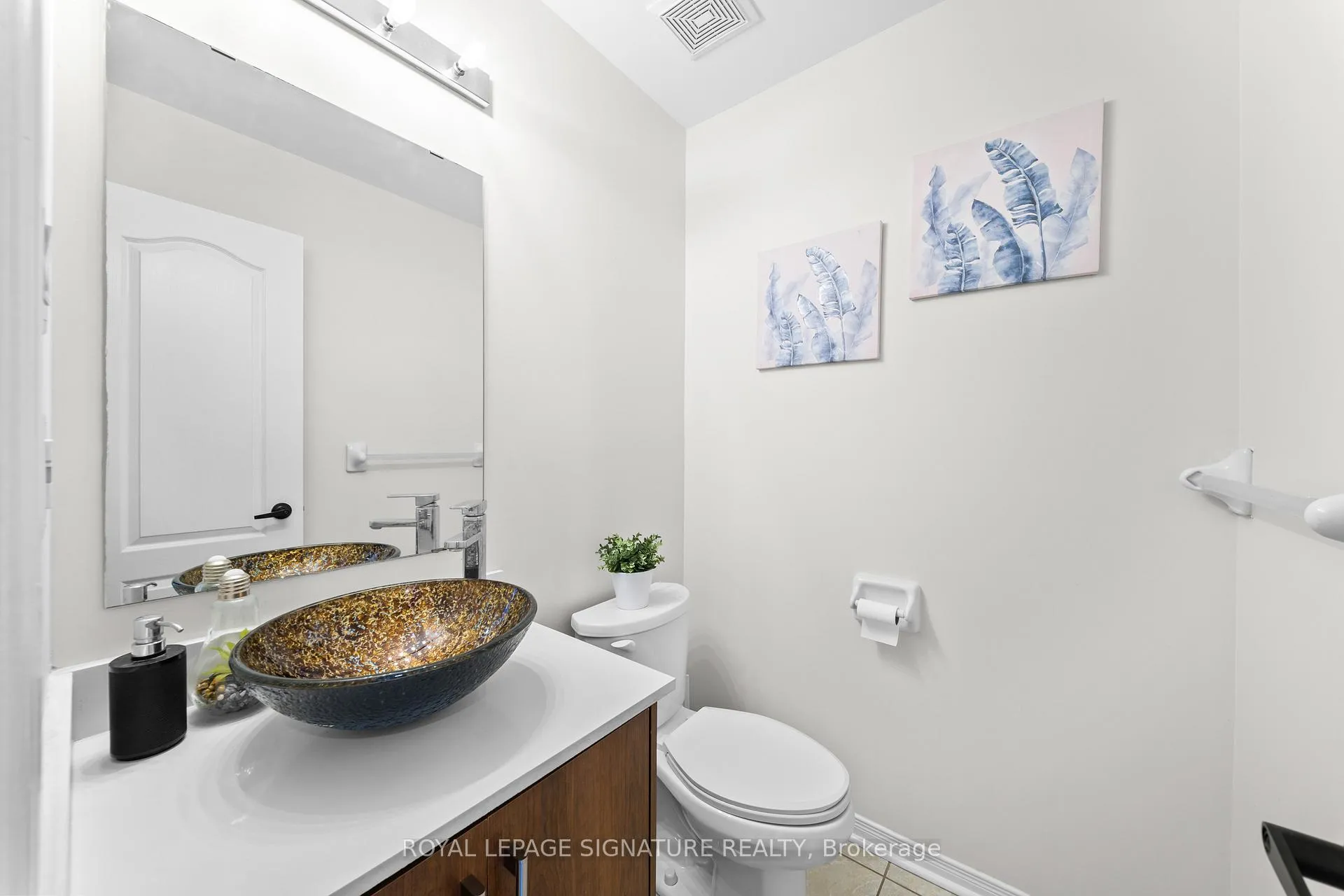 Photo 28 of Unit Main/Upper, 16 Newark Way, Brampton, Fletcher's Meadow — HOMEH