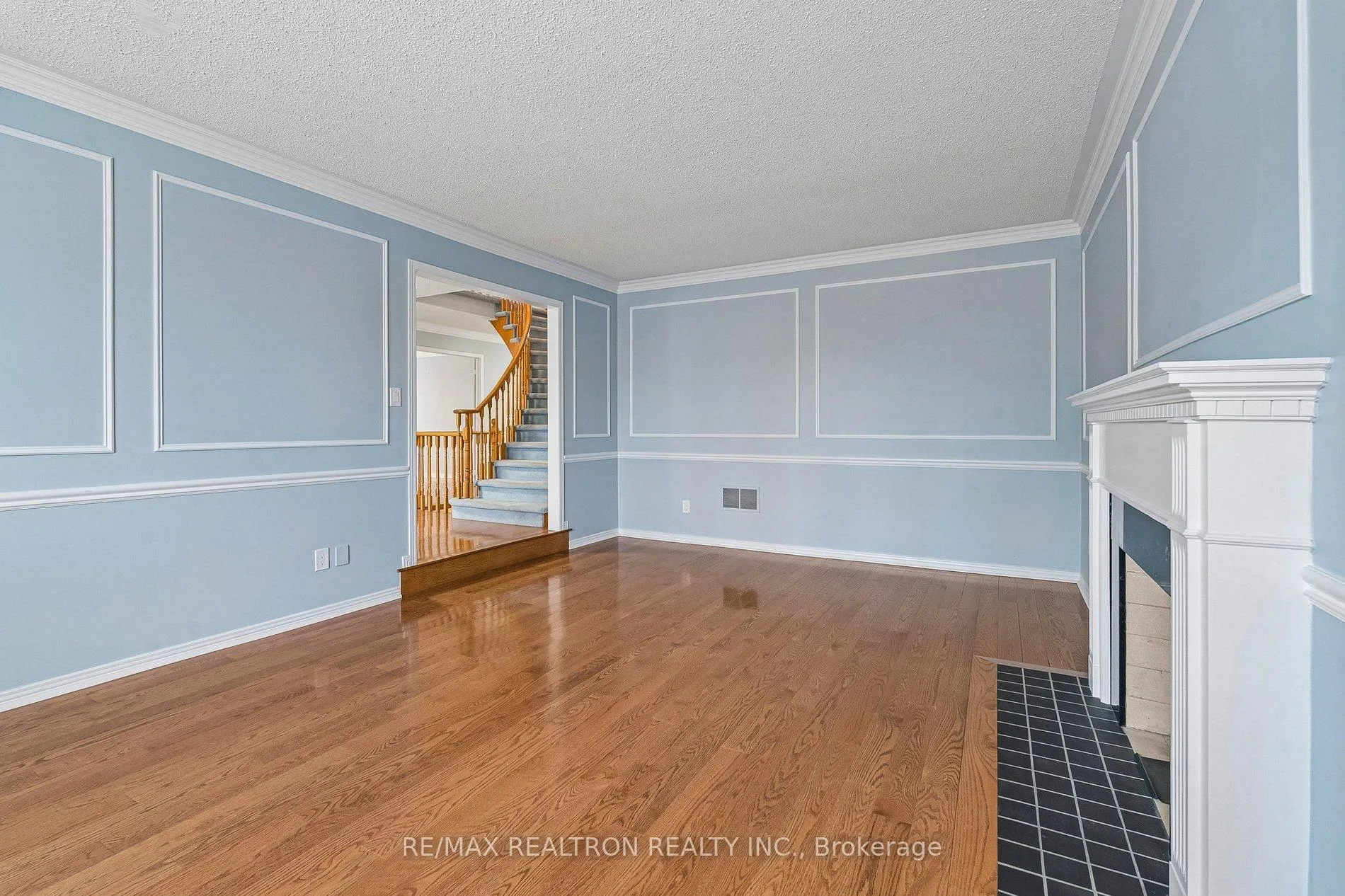 Photo 6 of 108 Cranberry Lane, Aurora, Aurora Highlands — HOMEH
