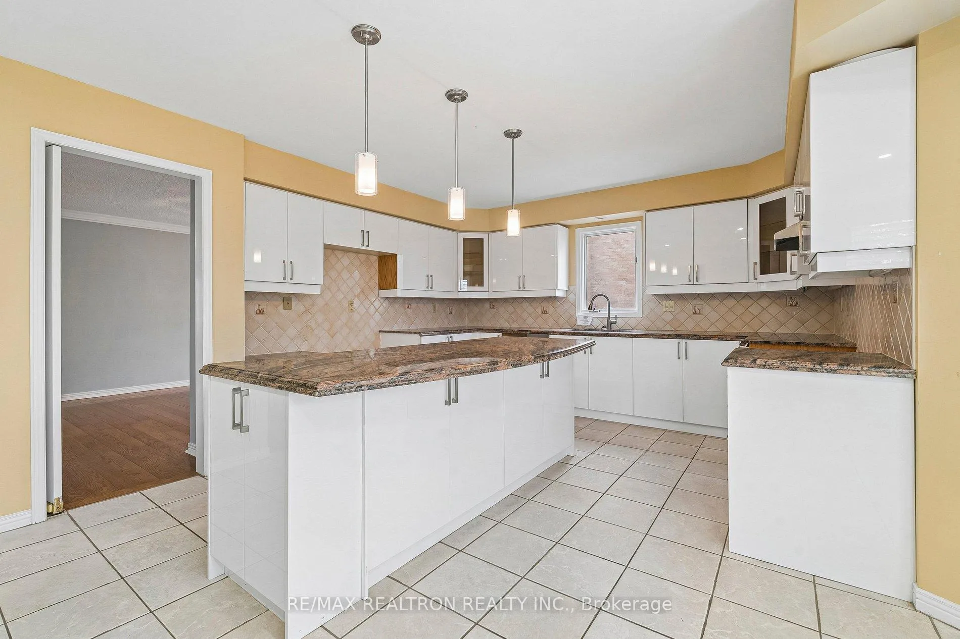 Photo 9 of 108 Cranberry Lane, Aurora, Aurora Highlands — HOMEH