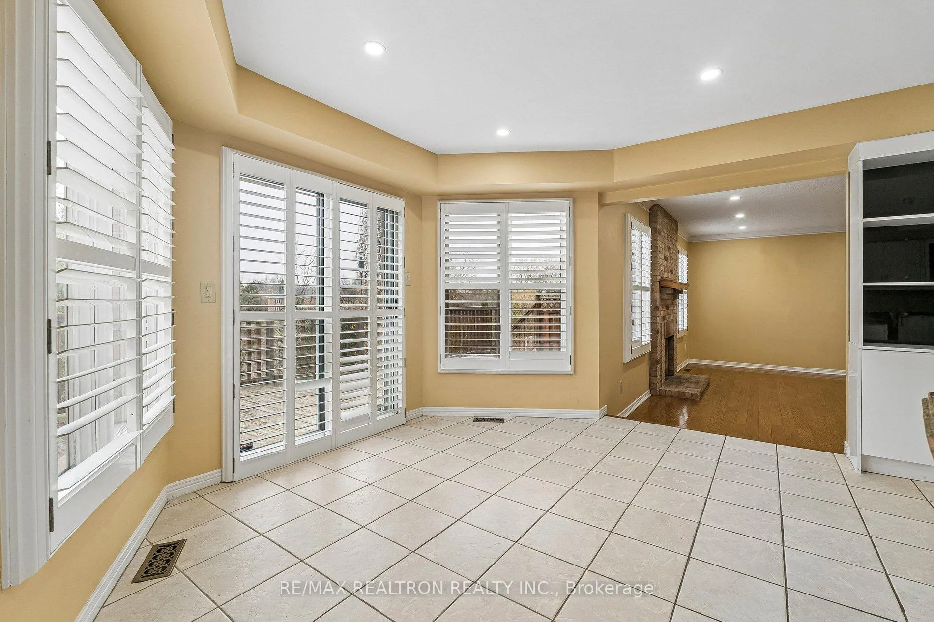 Photo 12 of 108 Cranberry Lane, Aurora, Aurora Highlands — HOMEH