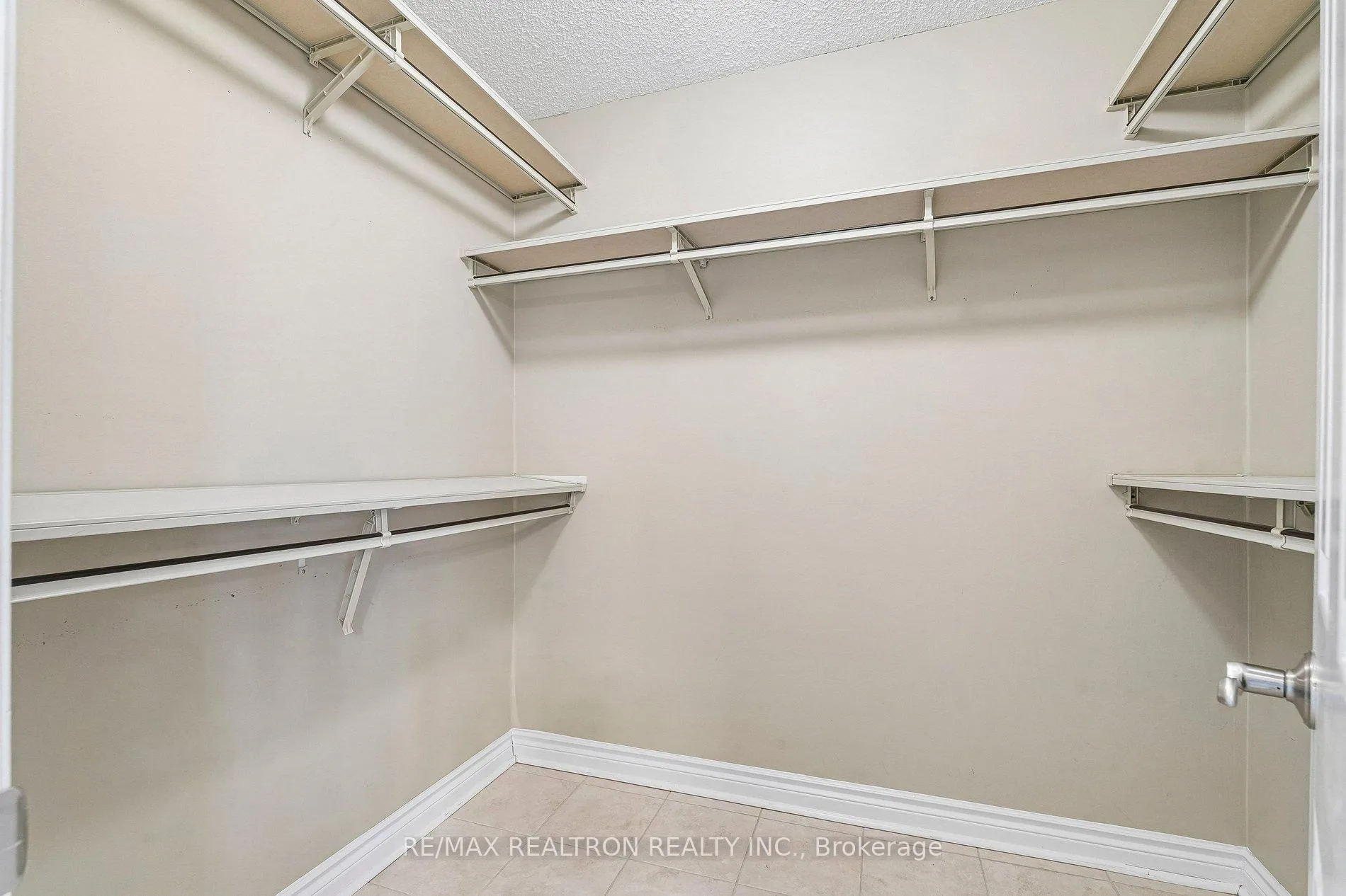 Photo 37 of 108 Cranberry Lane, Aurora, Aurora Highlands — HOMEH