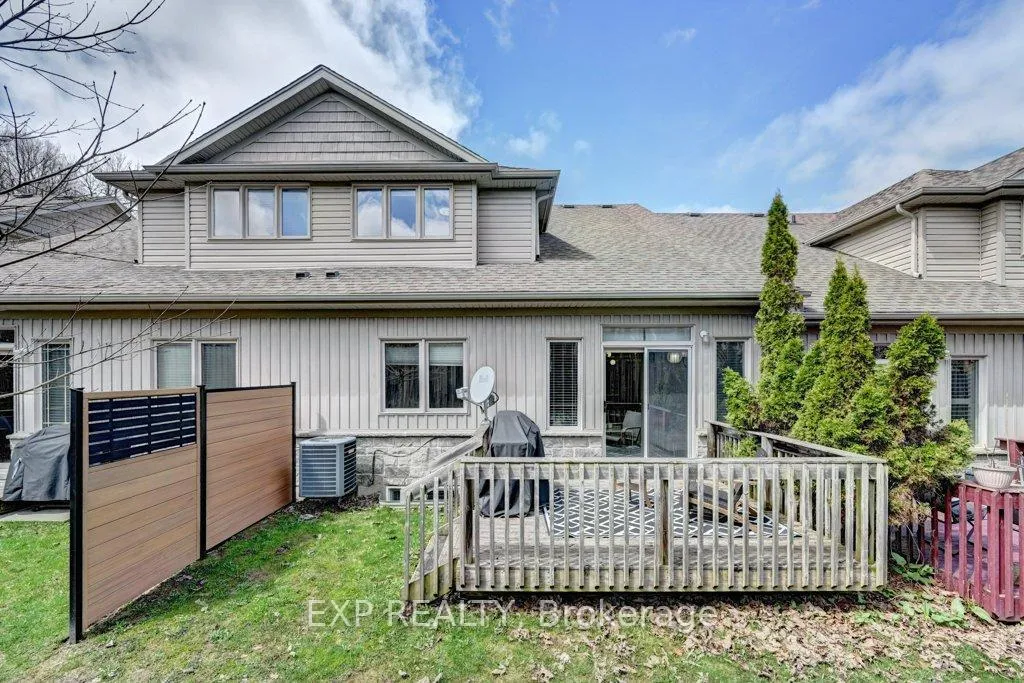 Photo 2 of 795 Laurelwood Drive, Waterloo, Columbia Forest — HOMEH