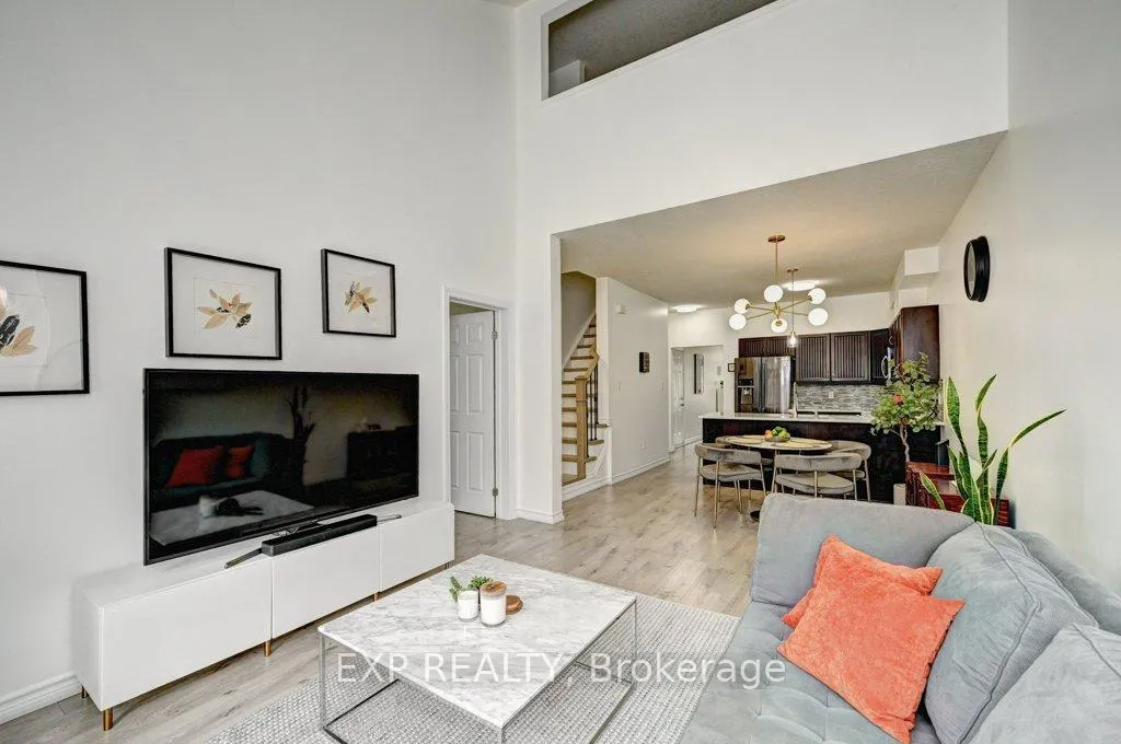 Photo 4 of 795 Laurelwood Drive, Waterloo, Columbia Forest — HOMEH