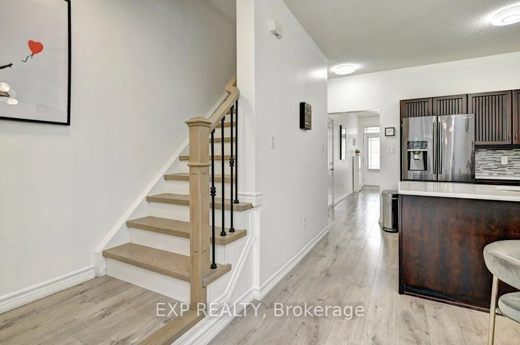 Photo 7 of 795 Laurelwood Drive, Waterloo, Columbia Forest — HOMEH