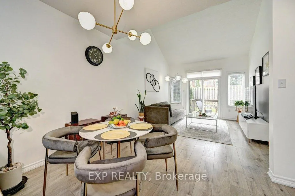 Photo 8 of 795 Laurelwood Drive, Waterloo, Columbia Forest — HOMEH