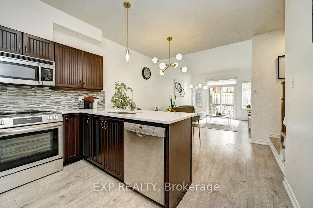 Photo 9 of 795 Laurelwood Drive, Waterloo, Columbia Forest — HOMEH
