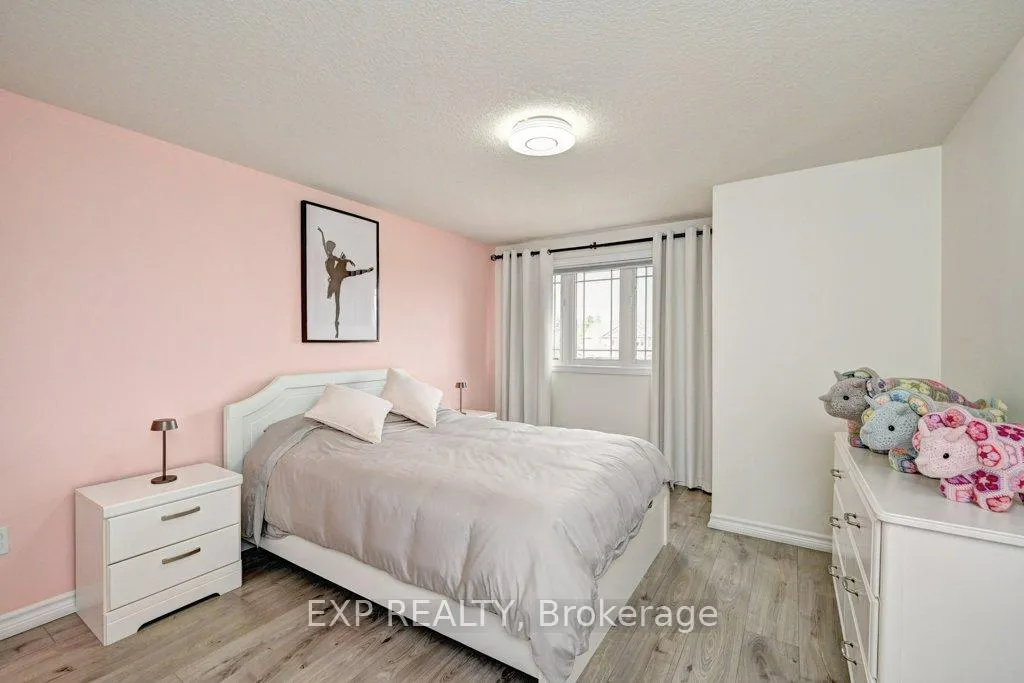 Photo 15 of 795 Laurelwood Drive, Waterloo, Columbia Forest — HOMEH