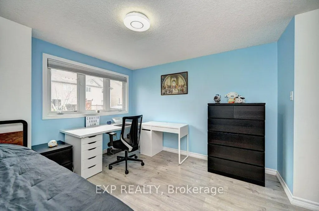 Photo 16 of 795 Laurelwood Drive, Waterloo, Columbia Forest — HOMEH
