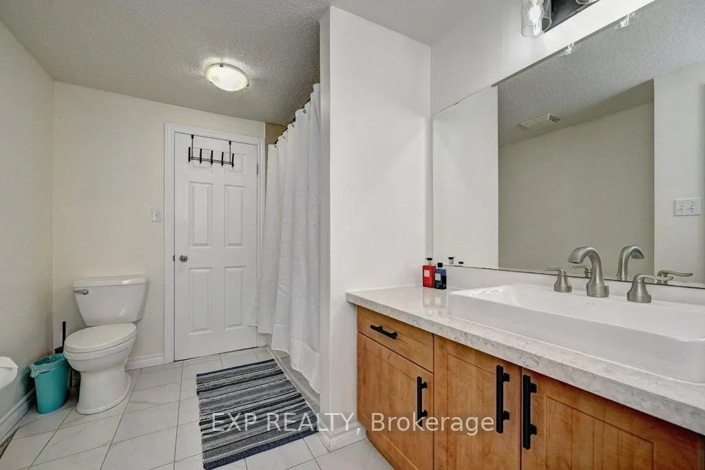 Photo 17 of 795 Laurelwood Drive, Waterloo, Columbia Forest — HOMEH